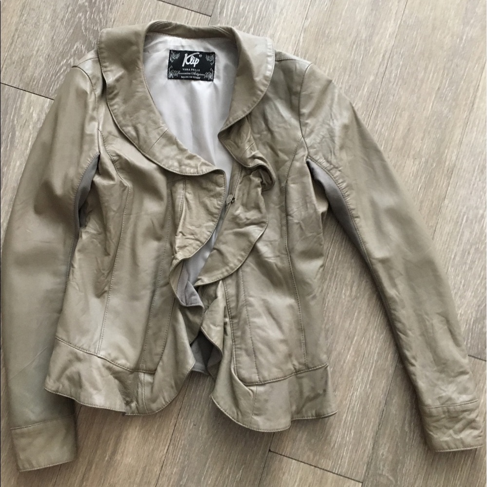 Leather jacket bought in Rome, 🇮🇹 barely worn!